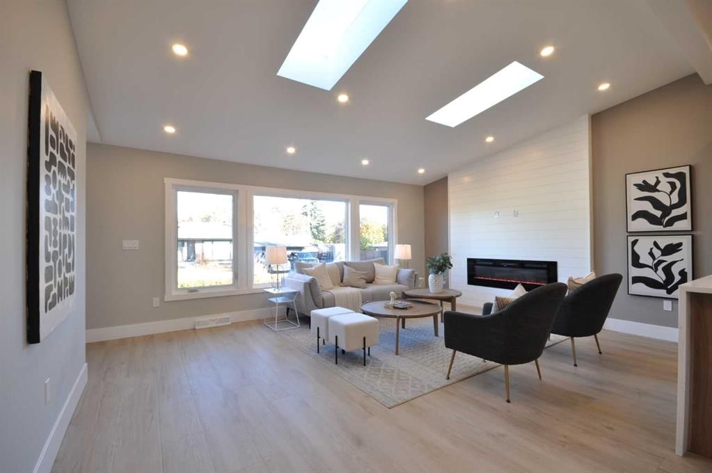 1 Cherovan Drive SW, Calgary — photo 5 of 44