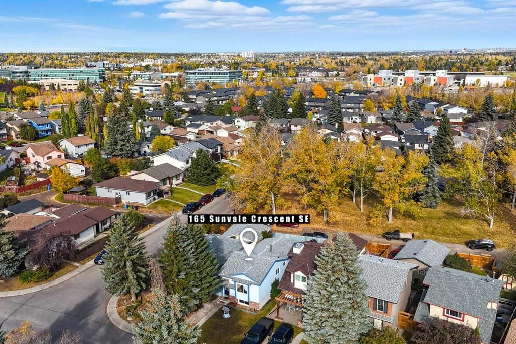 165 Sunvale Crescent SE, Calgary — photo 5 of 31
