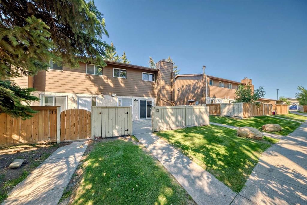 112, 5404 10 Avenue SE, Calgary — main listing photo