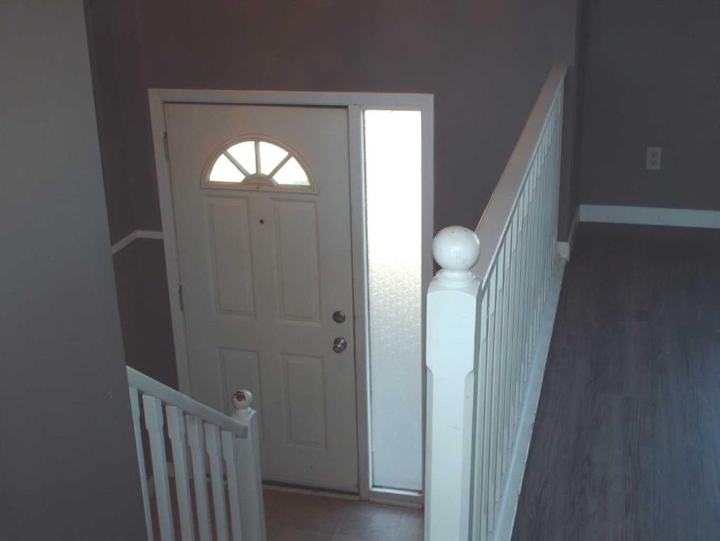 487 78 Avenue NE, Calgary — photo 4 of 30