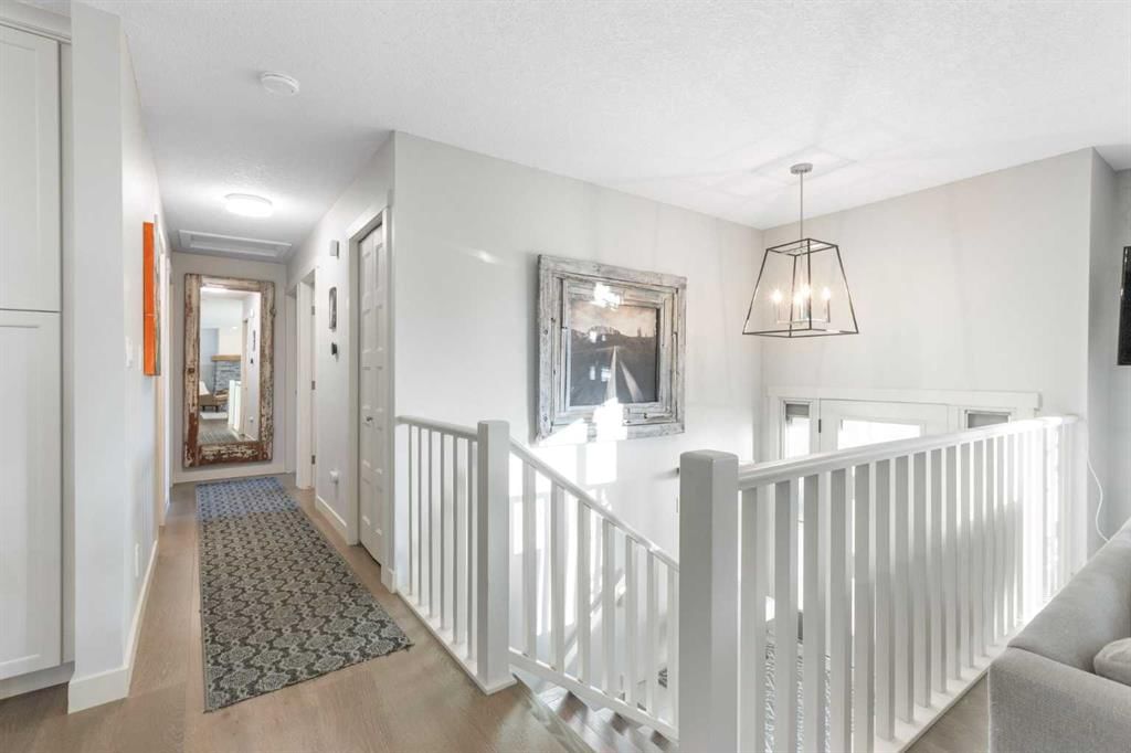 439 Parkridge Crescent SE, Calgary — photo 3 of 50