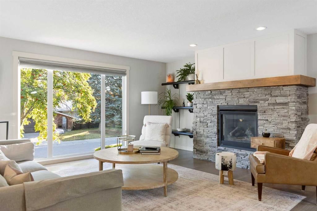 439 Parkridge Crescent SE, Calgary — photo 4 of 50
