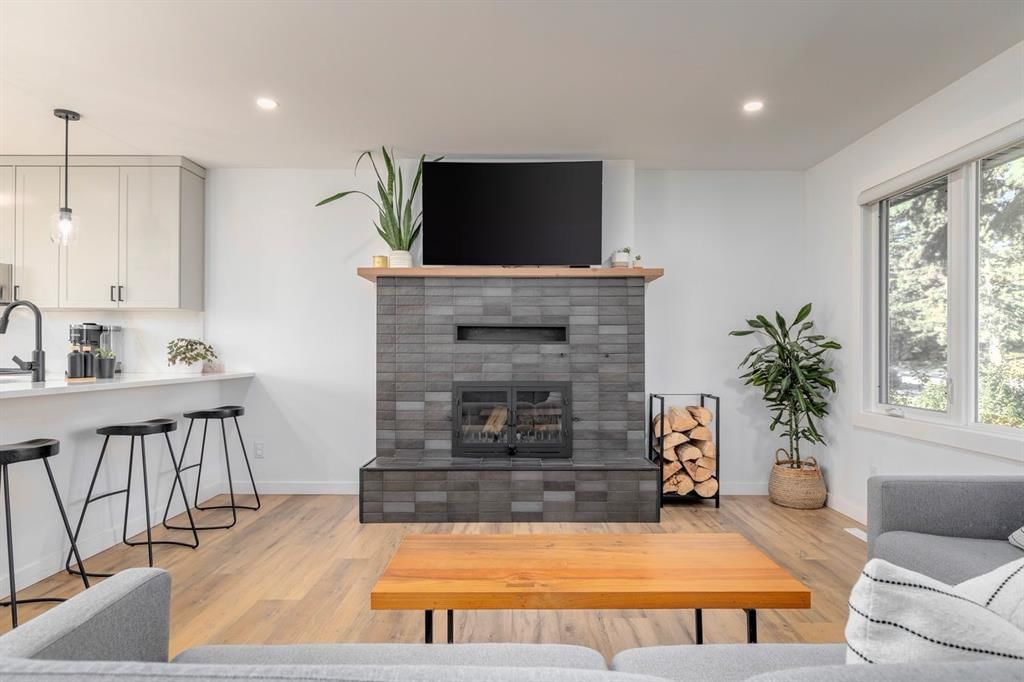 4936 Norquay Drive NW, Calgary — photo 4 of 31