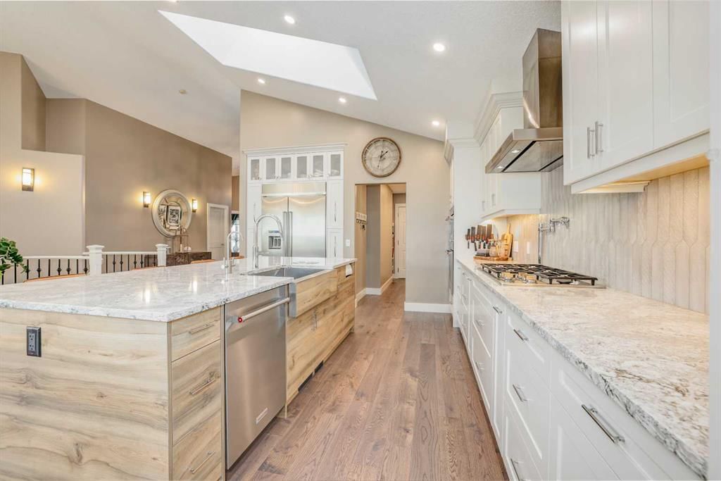 108 Mt Alberta View SE, Calgary — photo 5 of 49