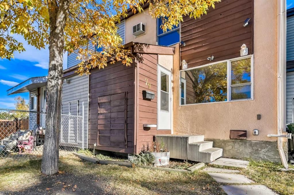 79 Penworth Close SE, Calgary — photo 2 of 46