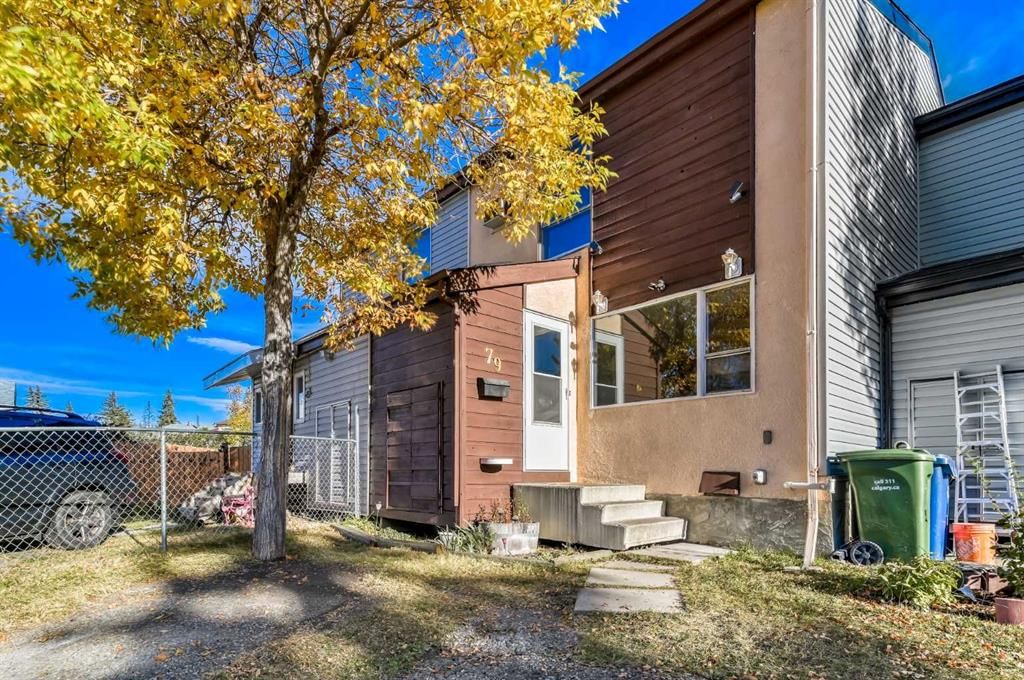79 Penworth Close SE, Calgary — photo 3 of 46