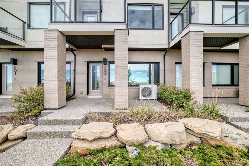 802, 218 Sherwood Square NW, Calgary — photo 2 of 33