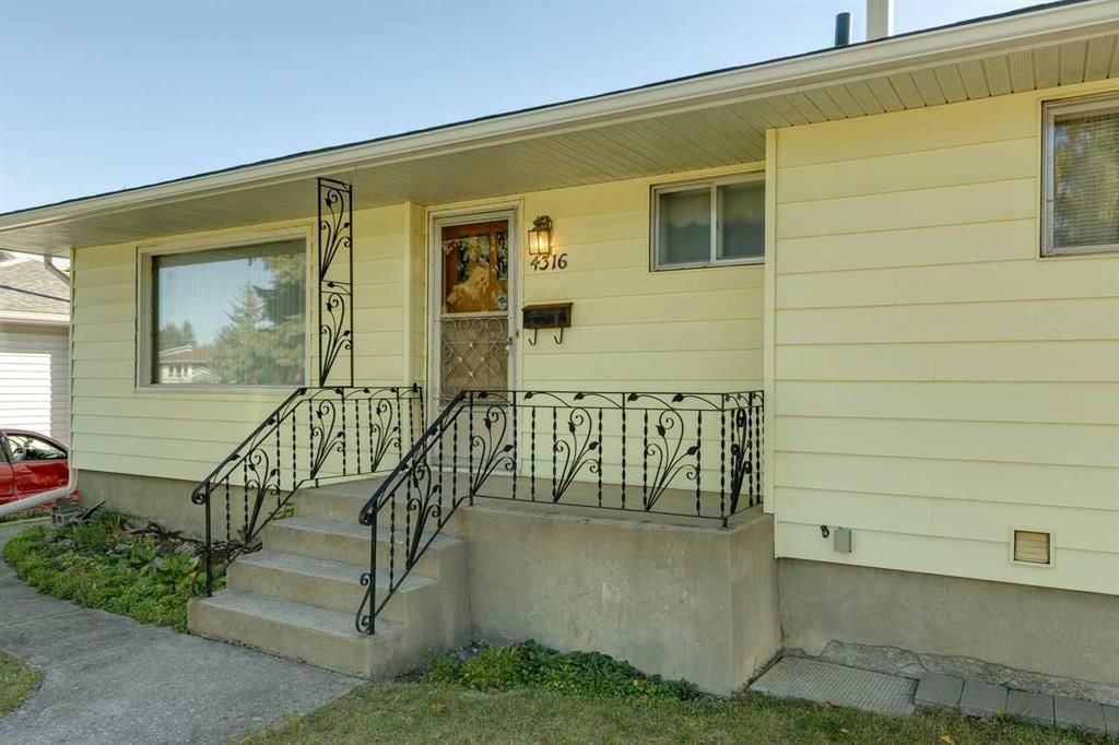 4316 45 Street SW, Calgary — photo 2 of 24