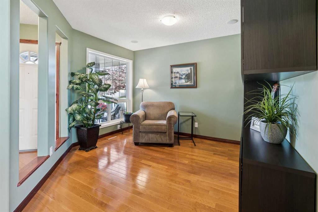 69 Rocky Ridge Heath NW, Calgary — photo 4 of 35