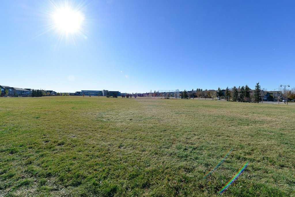 28 Auburn Glen Close SE, Calgary — photo 3 of 45