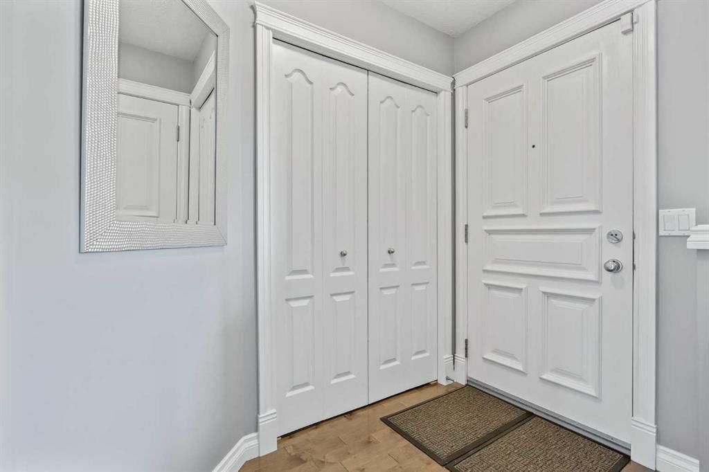 8916 Wentworth Avenue SW, Calgary — photo 2 of 42