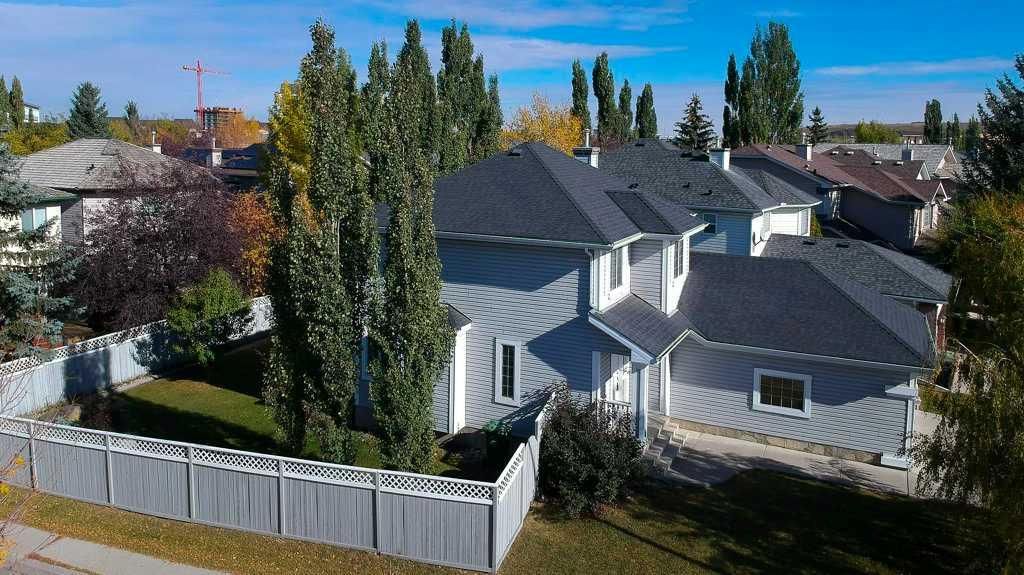 576 Douglas Glen Boulevard SE, Calgary — photo 3 of 44
