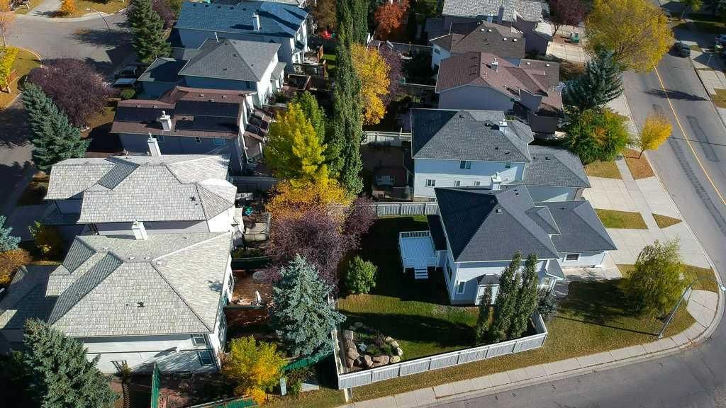 576 Douglas Glen Boulevard SE, Calgary — photo 5 of 44
