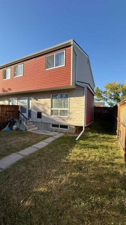 55, 5425 Pensacola Crescent SE, Calgary — photo 2 of 17