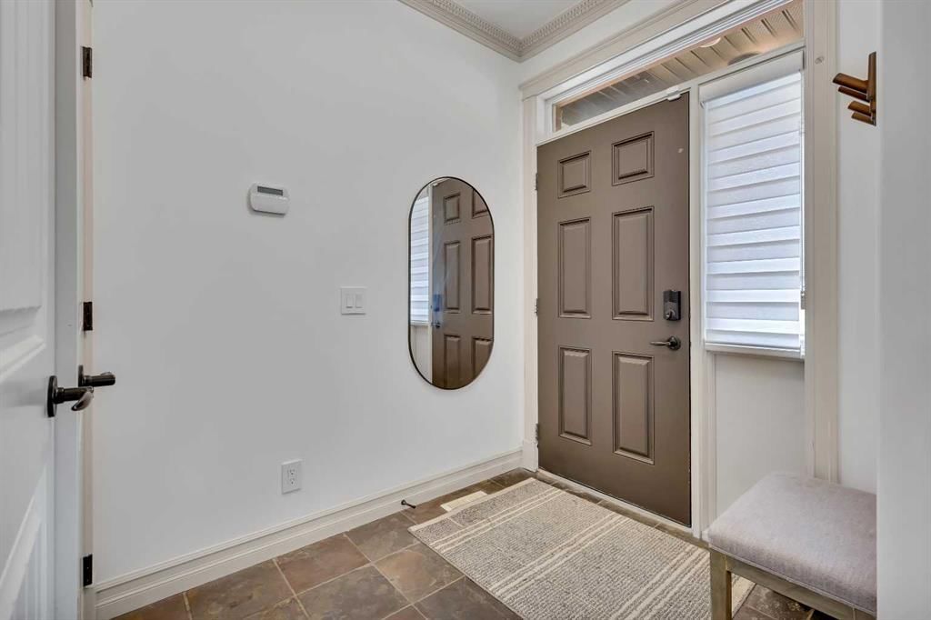 445 24 Avenue NE, Calgary — photo 2 of 49