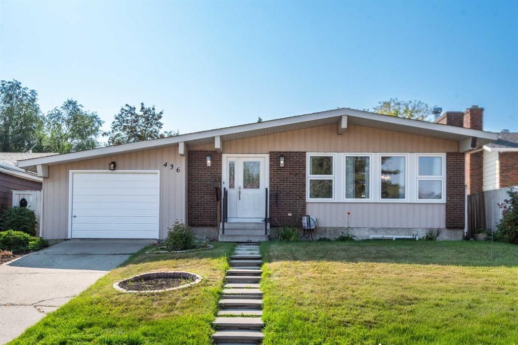 436 Queensland Circle SE, Calgary — main listing photo