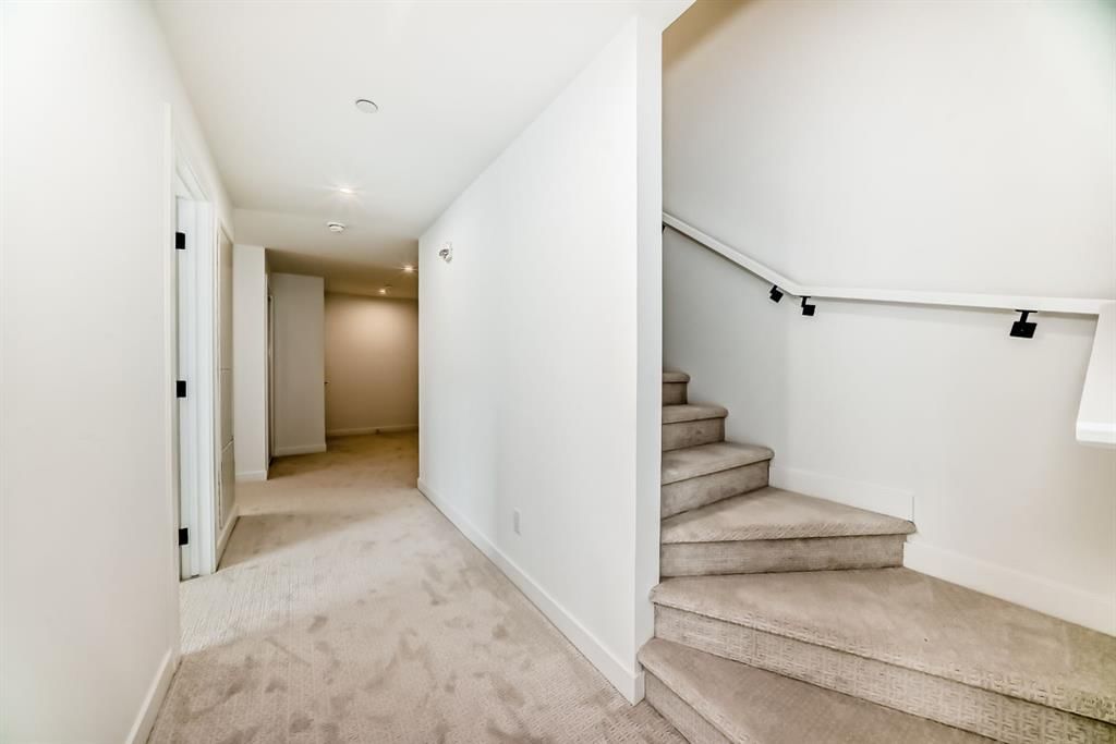 202, 110 18A Street NW, Calgary — photo 5 of 11