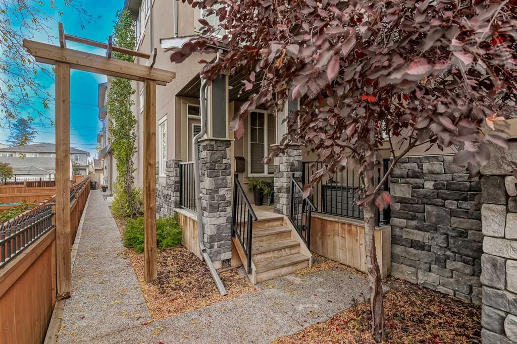 2, 2416 30 Street SW, Calgary — photo 3 of 43