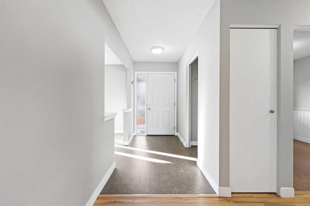 331 Parkridge Green SE, Calgary — photo 2 of 41