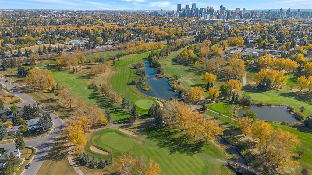 3224 Carol Drive NW, Calgary — photo 4 of 32