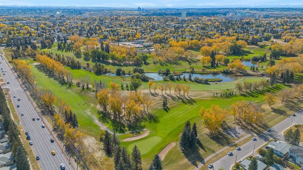 3224 Carol Drive NW, Calgary — photo 5 of 32