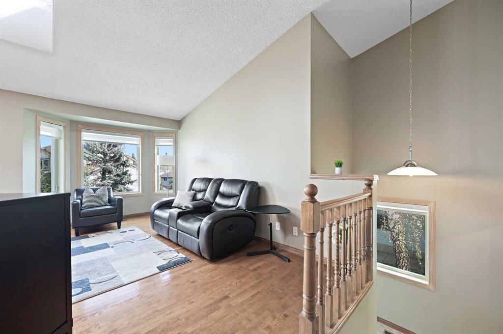 219 Hidden Valley Place NW, Calgary — photo 3 of 34