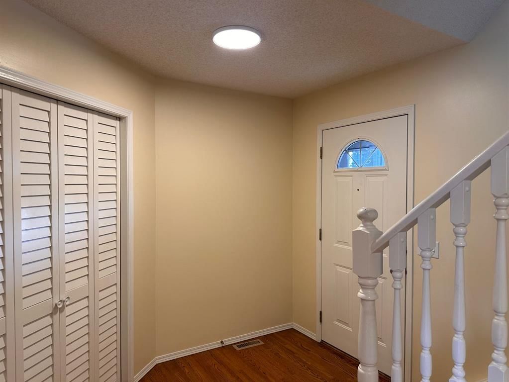 513 Citadel Meadow Bay NW, Calgary — photo 3 of 37