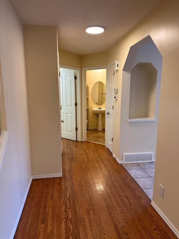 513 Citadel Meadow Bay NW, Calgary — photo 4 of 37