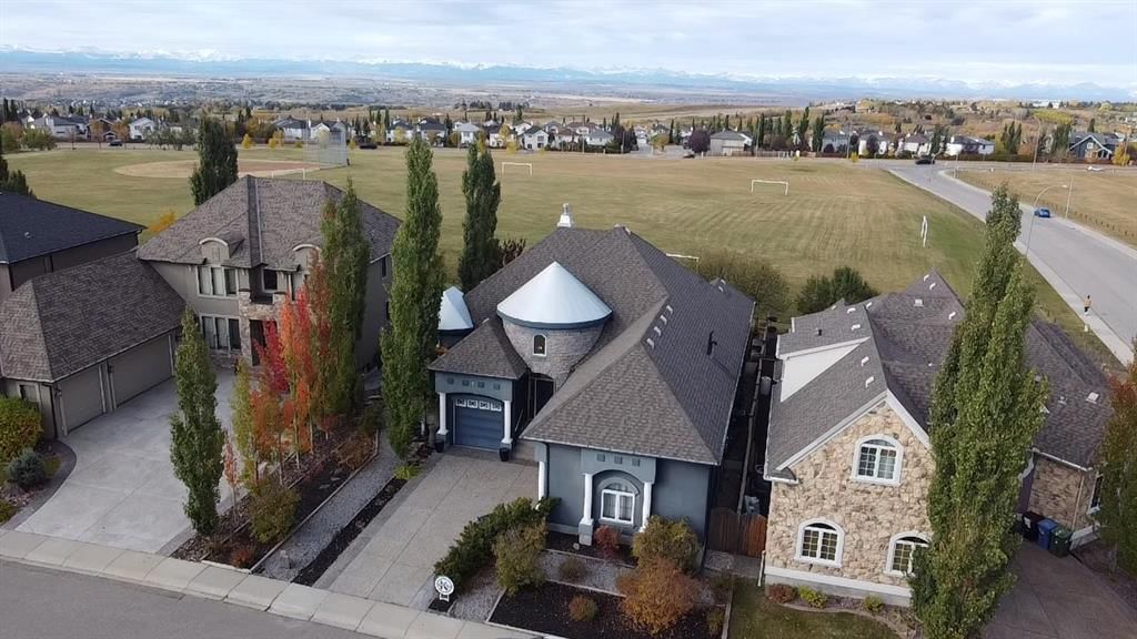 7 Rockcliff Landing NW, Calgary — main listing photo