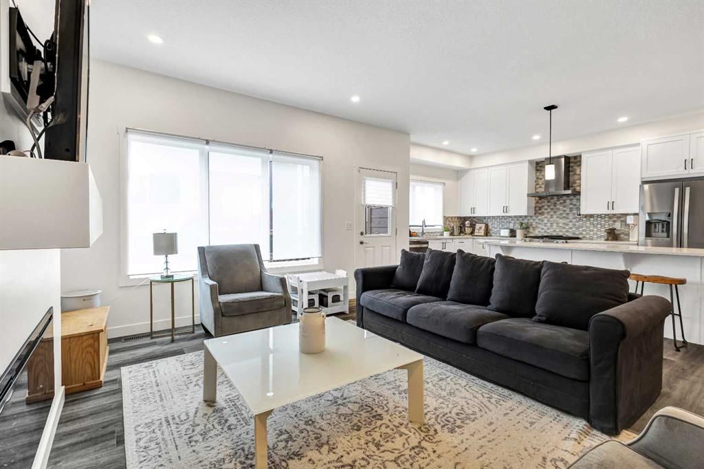 890 Bluerock Way SW, Calgary — photo 3 of 43
