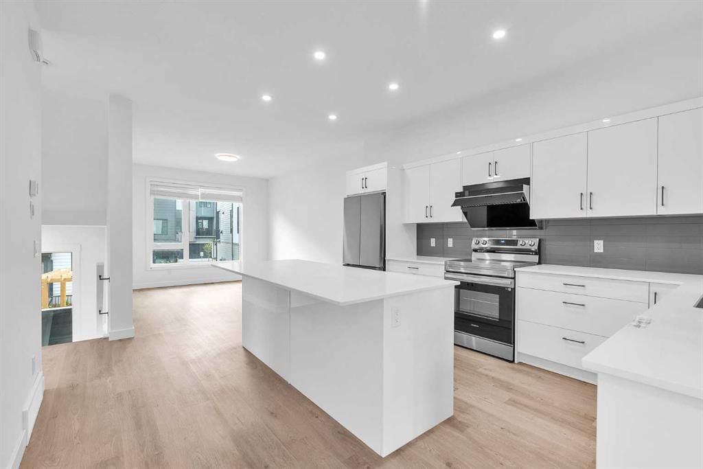404, 85 Sage Hill Heights NW, Calgary — main listing photo