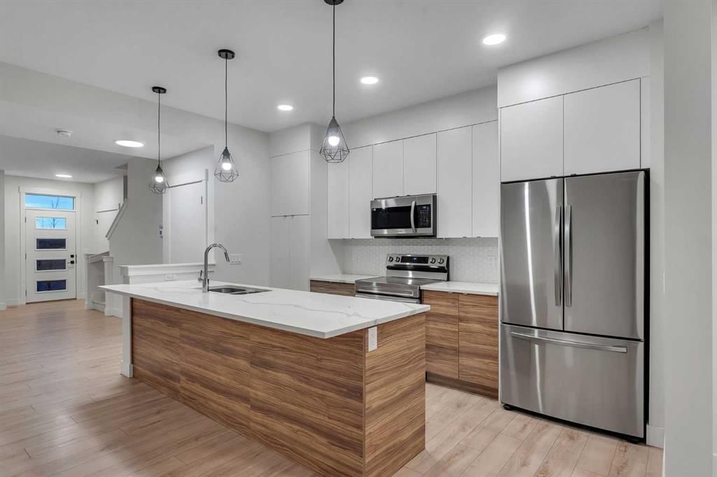 230 carrington Gate NW, Calgary — photo 4 of 37