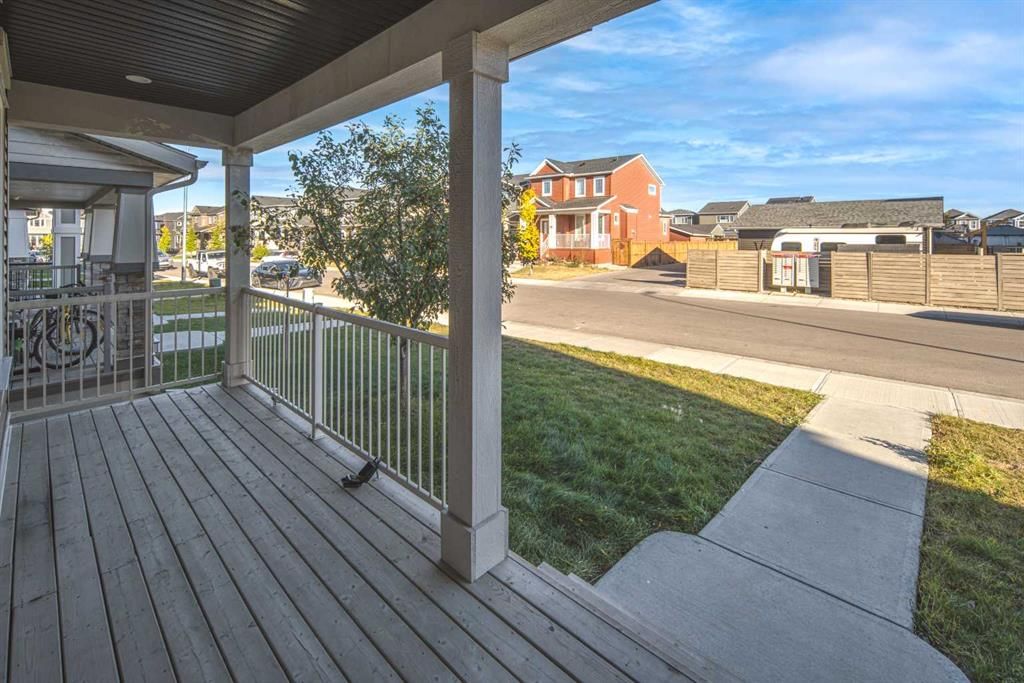 70 Evanscrest Road NW, Calgary — photo 4 of 42