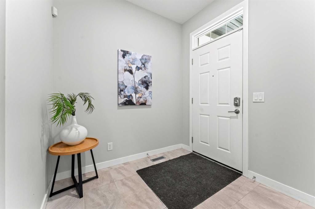 23 Seton Rise SE, Calgary — photo 5 of 18
