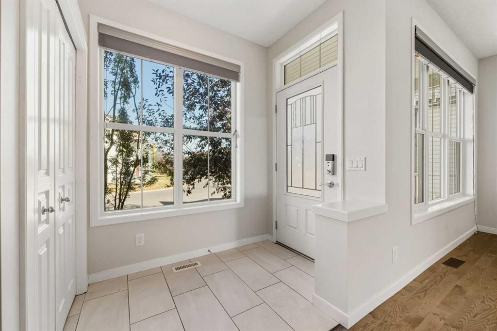 408 Auburn Crest Way SE, Calgary — photo 3 of 50
