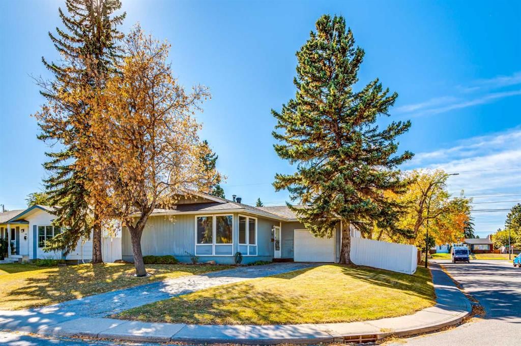244 Maple Court Crescent SE, Calgary — main listing photo