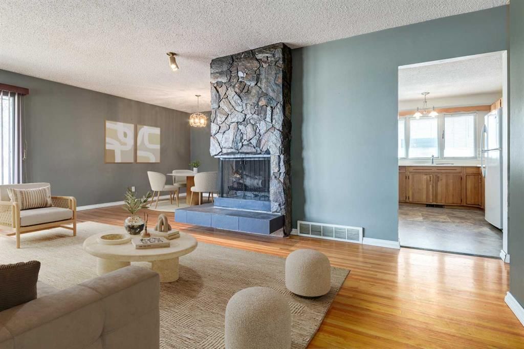 244 Maple Court Crescent SE, Calgary — photo 2 of 36