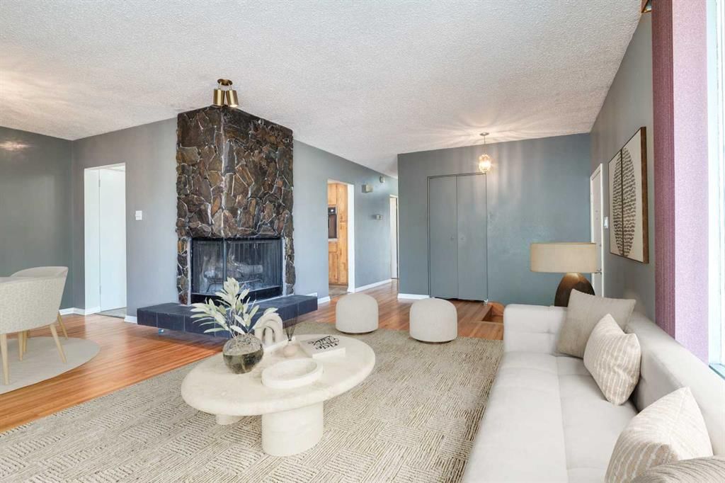 244 Maple Court Crescent SE, Calgary — photo 4 of 36