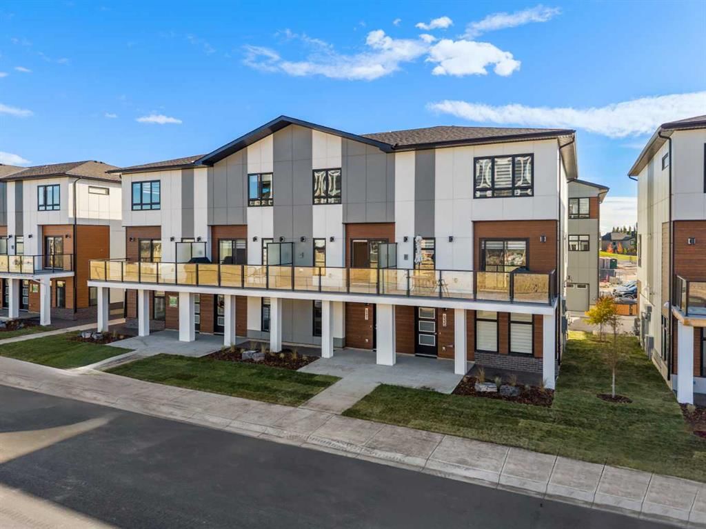 8331 8 Avenue SW, Calgary — main listing photo