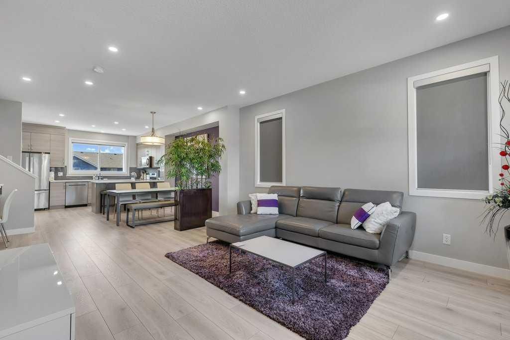 286 Carringvue Way NW, Calgary — photo 5 of 50