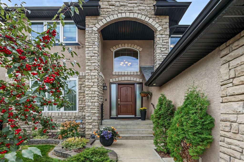 209 Discovery Ridge Way SW, Calgary — photo 3 of 48