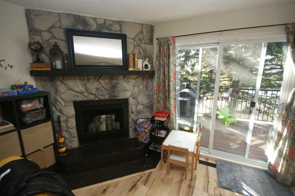 3741 Cedarille Drive SW, Calgary — photo 2 of 33