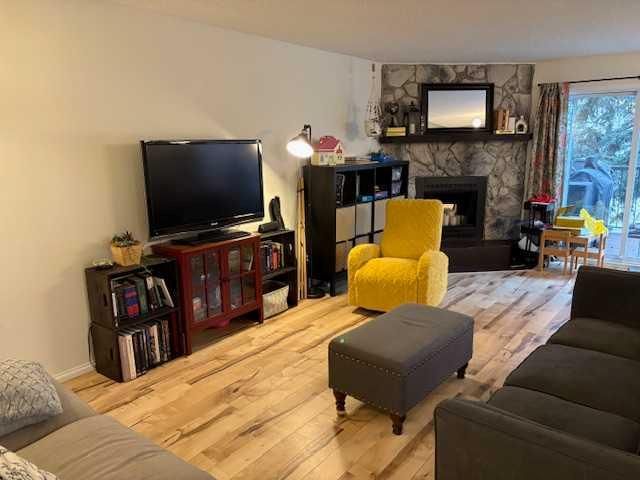 3741 Cedarille Drive SW, Calgary — photo 3 of 33