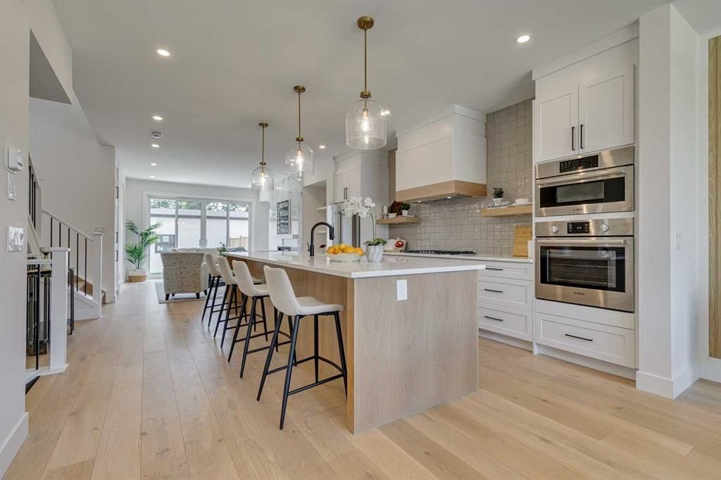 3723 Richmond Road SW, Calgary — photo 5 of 45