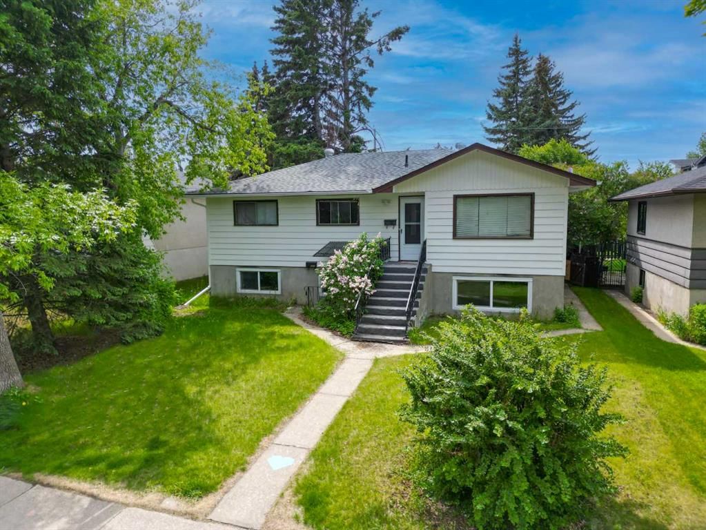 2815 41 Street SW, Calgary — main listing photo