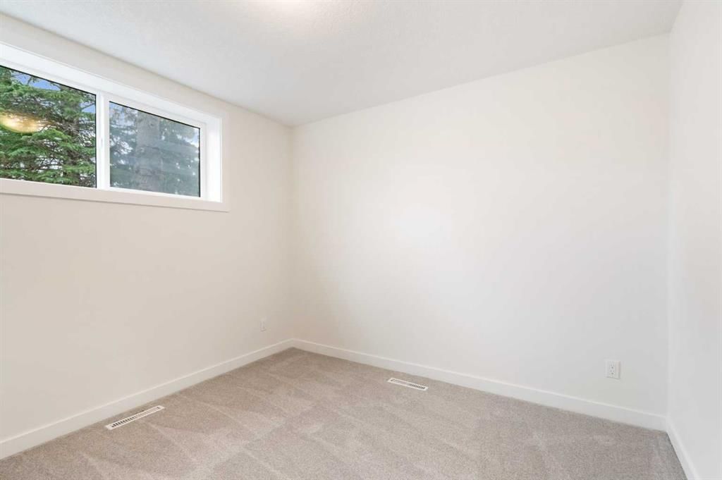 2815 41 Street SW, Calgary — photo 5 of 6