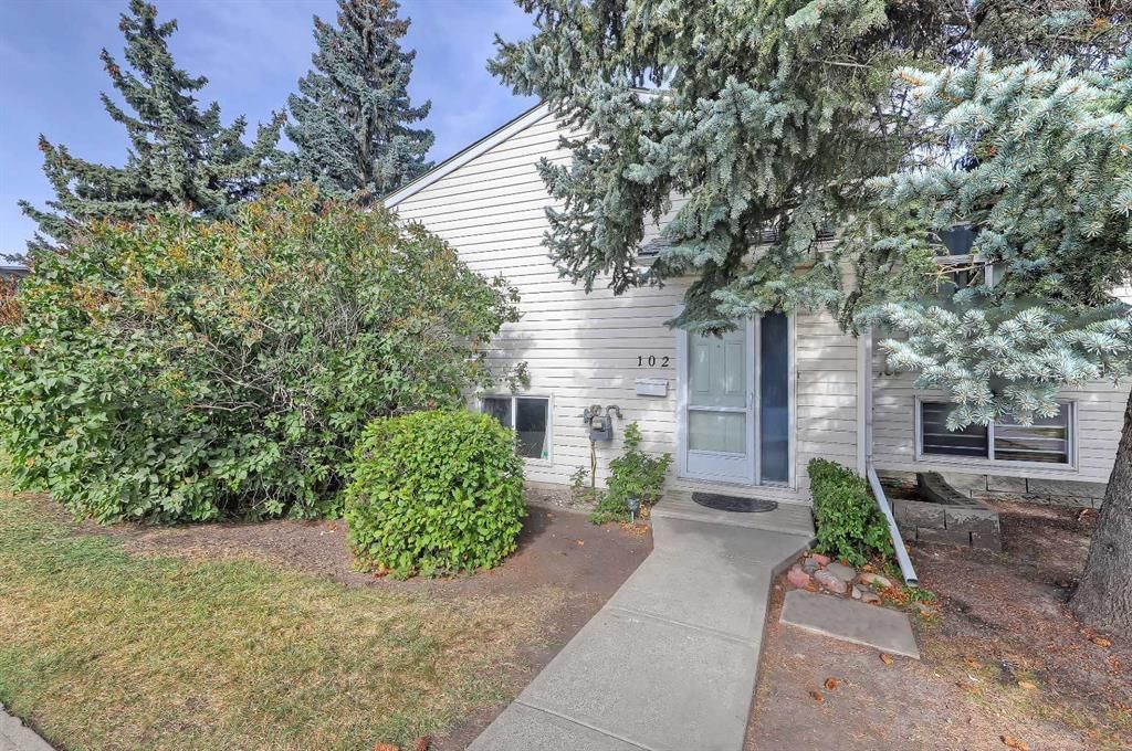 102 Sabrina Road SW, Calgary — photo 2 of 37