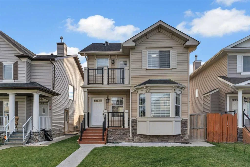 19 Taralake Rise NE, Calgary — photo 2 of 29