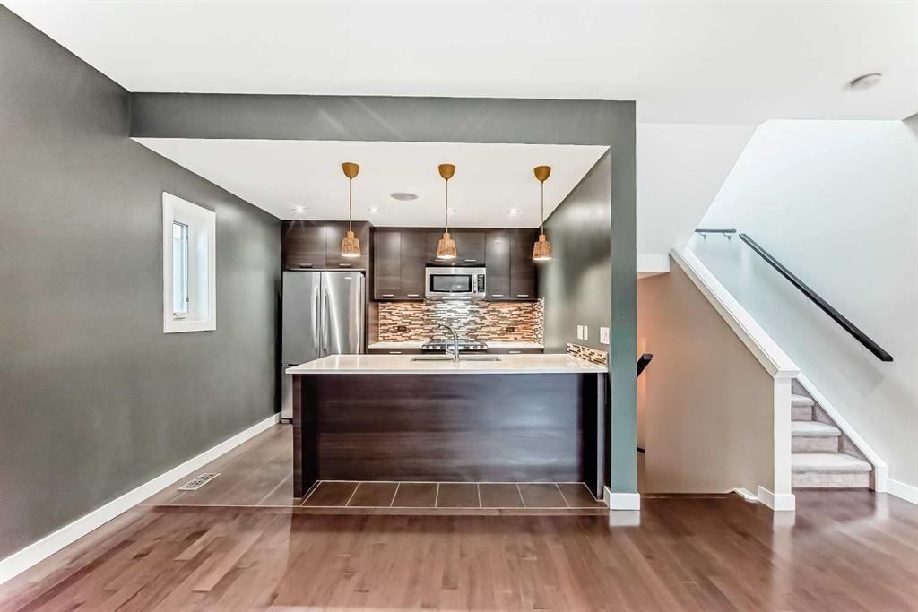 2, 1741 36 Avenue SW, Calgary — photo 4 of 50