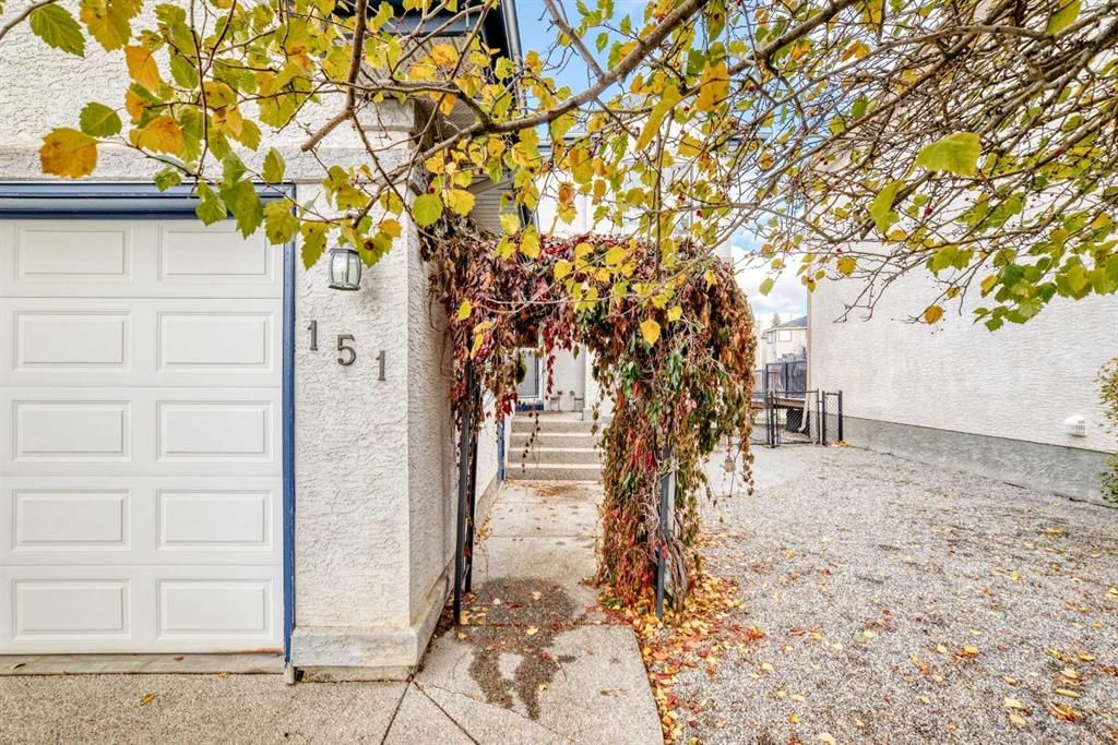 151 Cranwell Close SE, Calgary — photo 3 of 49